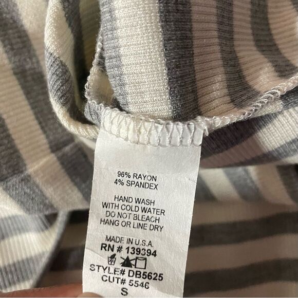 Charlotte Russe NWT Light Gray & Cream Striped Bodycon Midi Dress Size S - Picture 6 of 12